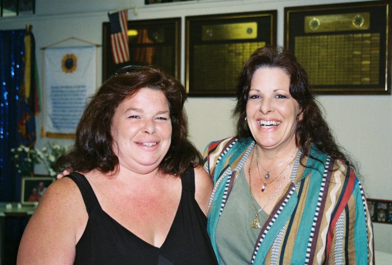 02_Scott's Daughters Debbie Brock & Tamalyn Eubanks
